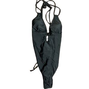 She show womens medium swimsuit, black